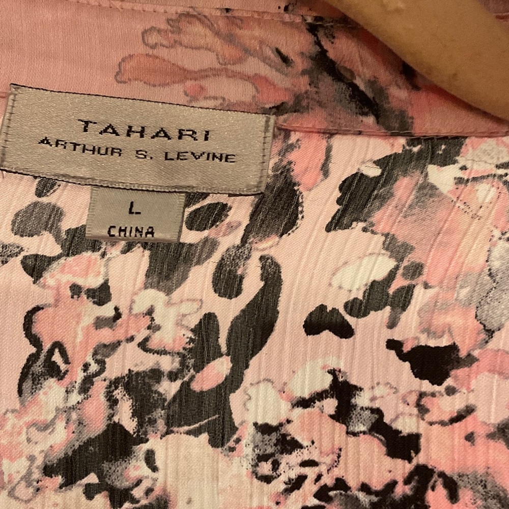 Tahari ASL Pink Floral Ruffle Blouse - Picture 2 of 4